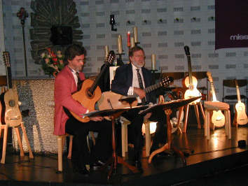 B.Ahlert und M. Dossow mit modernen Konzertgitarren